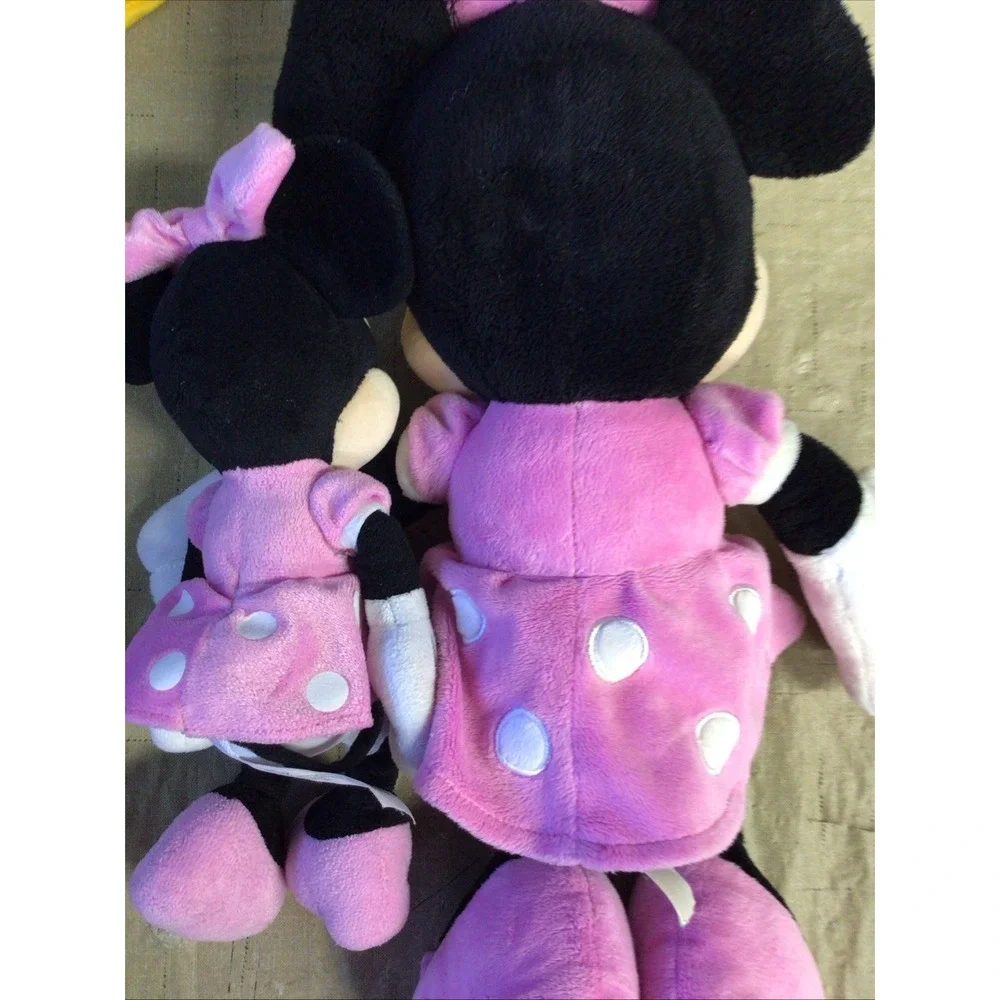 Disney store minnie